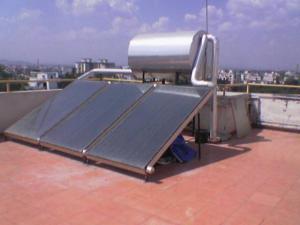 Aquecedor solar de água com termossifão de painel plano